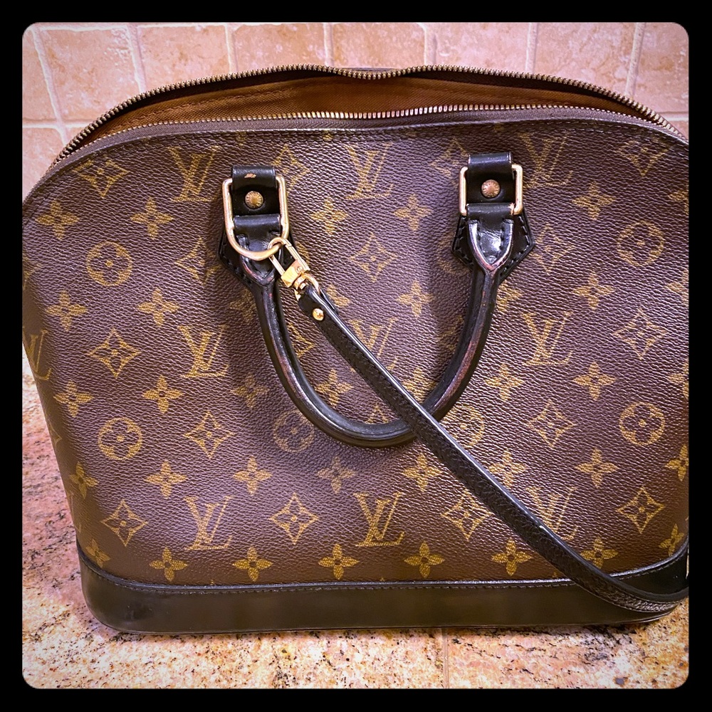 💯 Authentic Louis Vuitton Alma bag